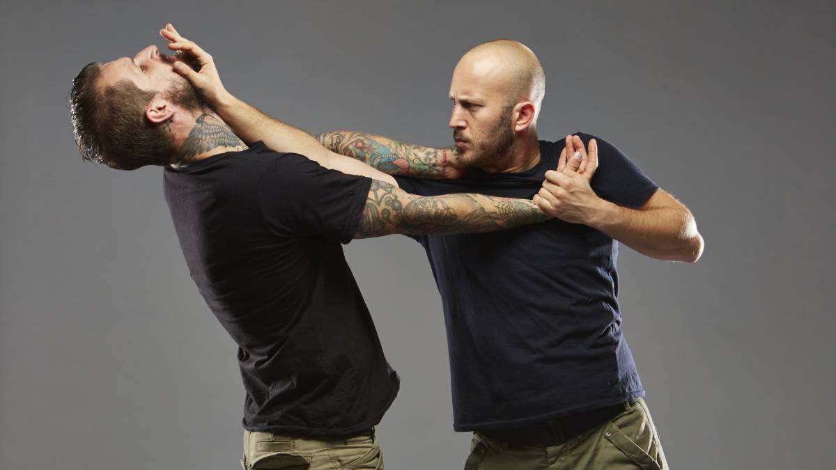 Start your self-defence lesson with krav maga for beginners